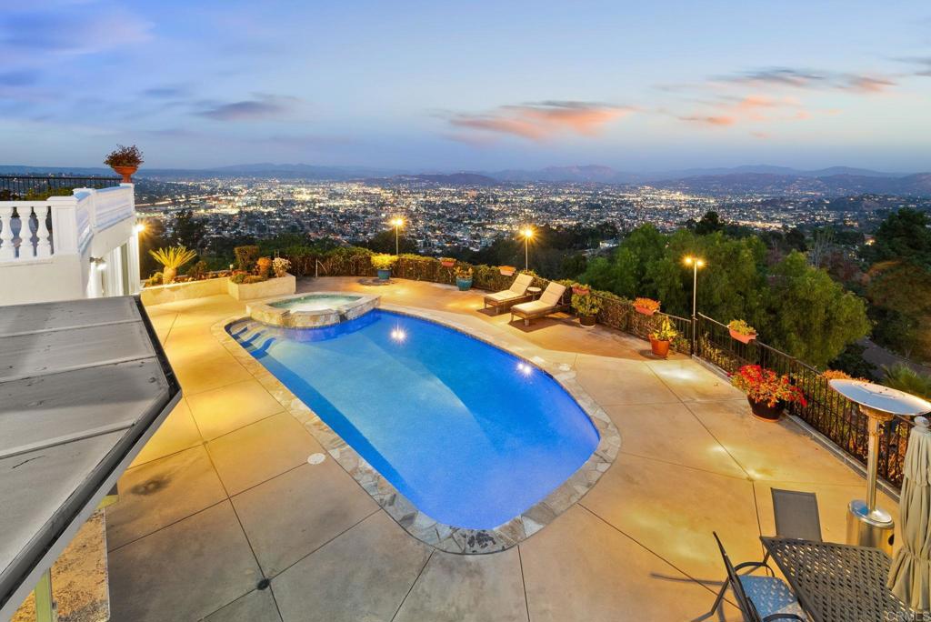 10310 Fuerte Drive Property Photo 15