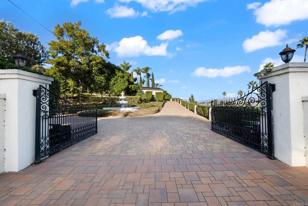 10310 Fuerte Drive Property Photo 56