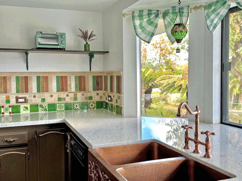 1650 Winterwarm Dr. Property Photo 4