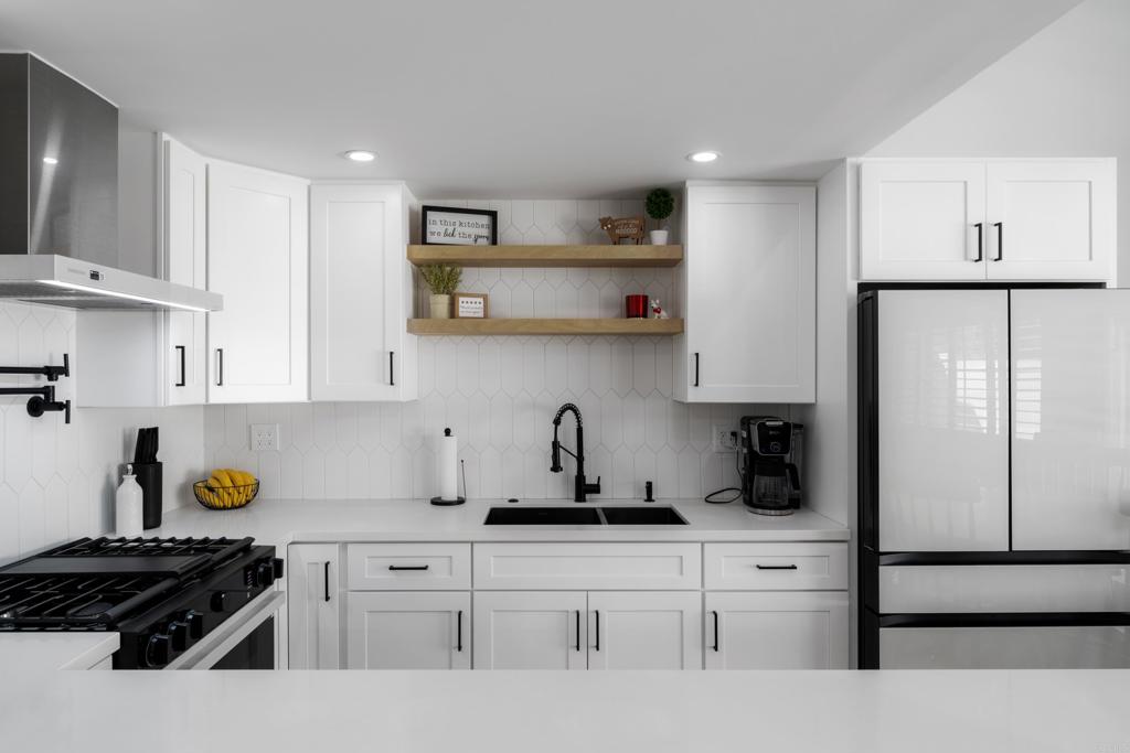 7089 Wattle Drive Property Photo 1