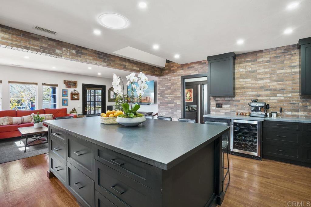 2211 Bancroft St Property Photo 11