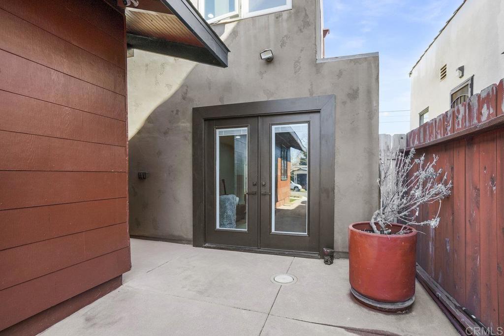 2211 Bancroft St Property Photo 23