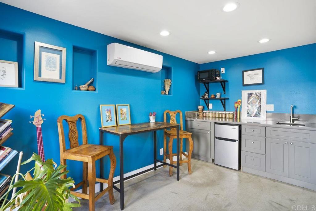 2211 Bancroft St Property Photo 30