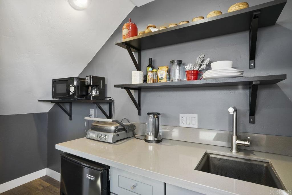 2211 Bancroft St Property Photo 39