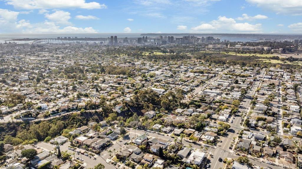 2211 Bancroft St Property Photo 55