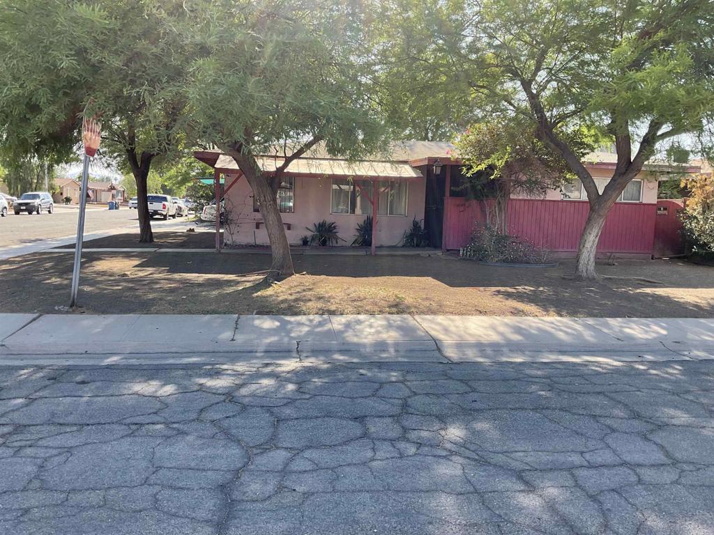 722 N Preston Drive E Property Photo 1
