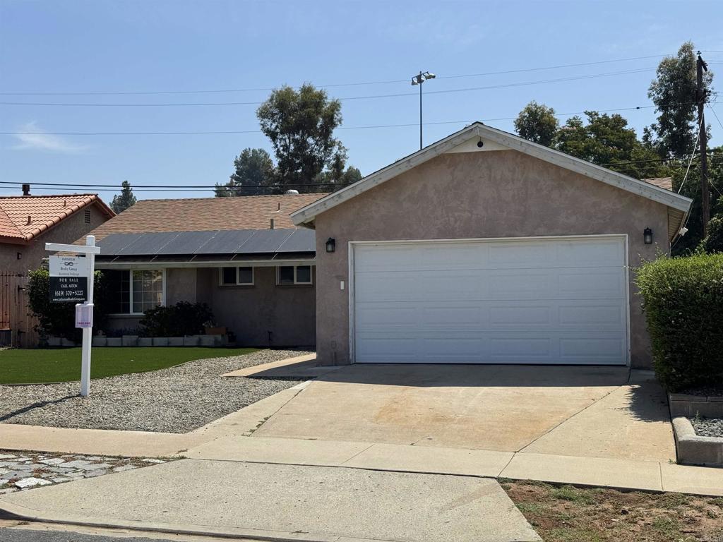 1217 Tangerine Street Property Photo 1