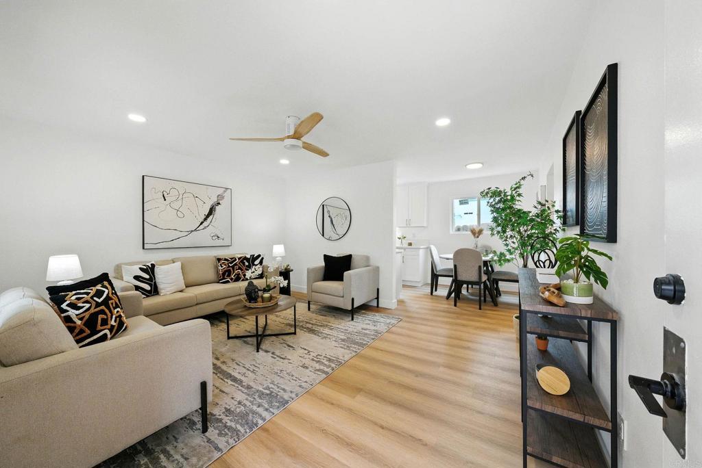 4161 Winona Ave 4