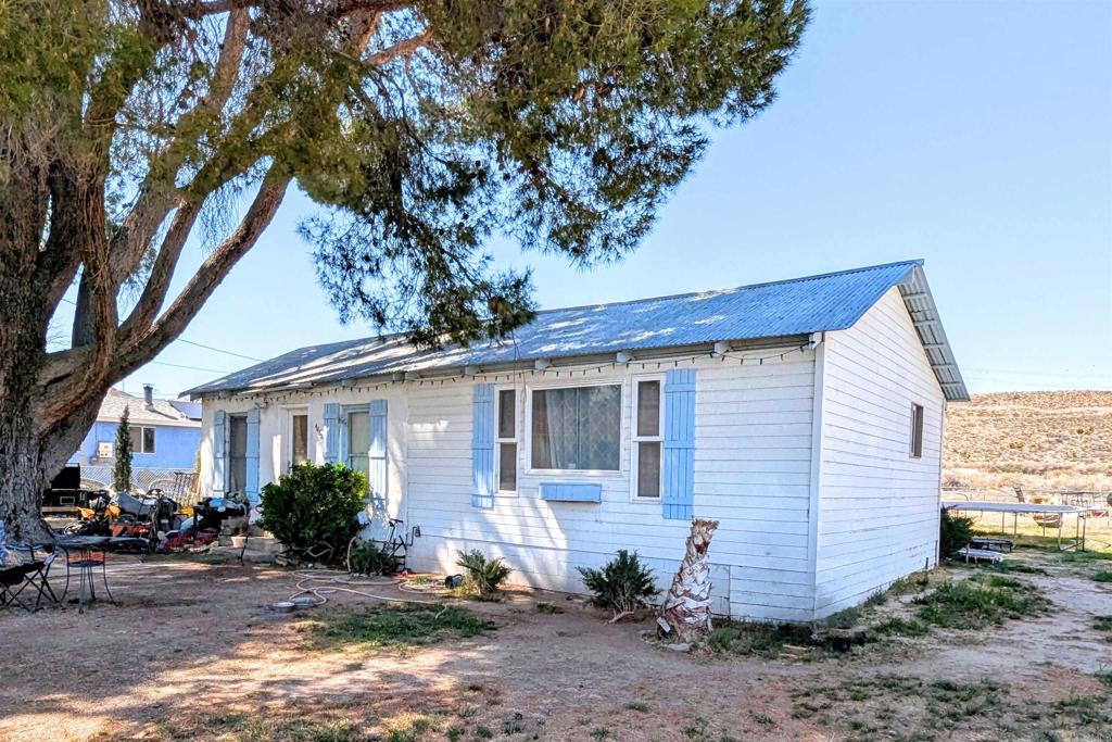 44682 Seeley Avenue Property Photo 1