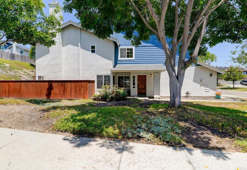 1403 Manzana Way Property Photo 1