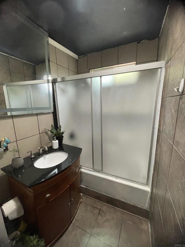 9141 43 Campo Road Property Photo 17