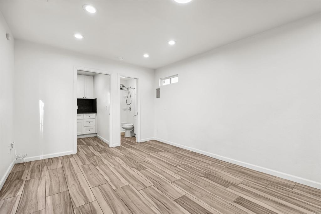 4130 1/2 Cherokee Avenue B Property Photo 5