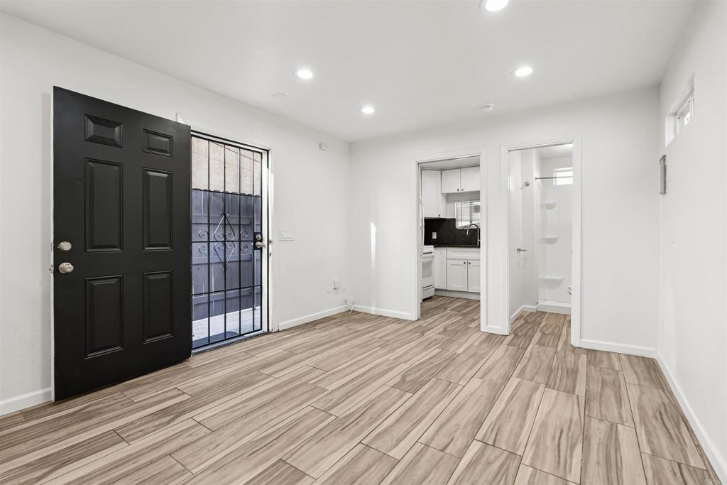 4130 1/2 Cherokee Avenue B Property Photo 6