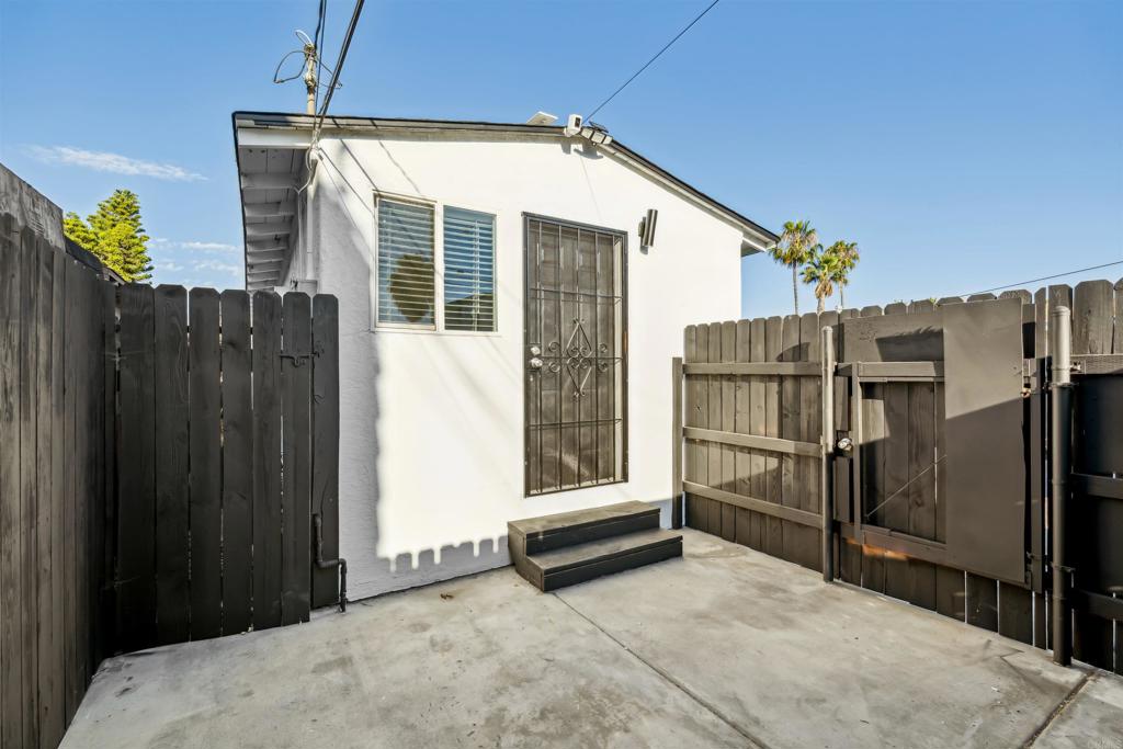 4130 1/2 Cherokee Avenue A Property Photo 1