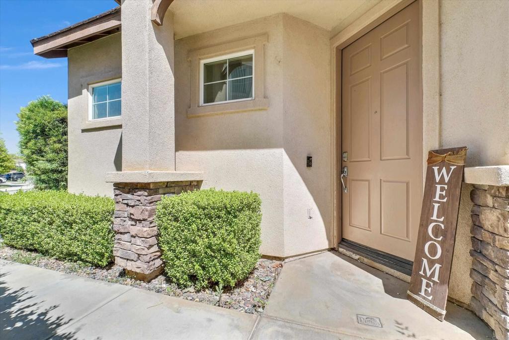 34233 Toyon Court Property Photo 3
