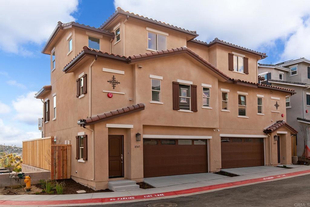 8547 Vista Azul Pl Property Photo 1