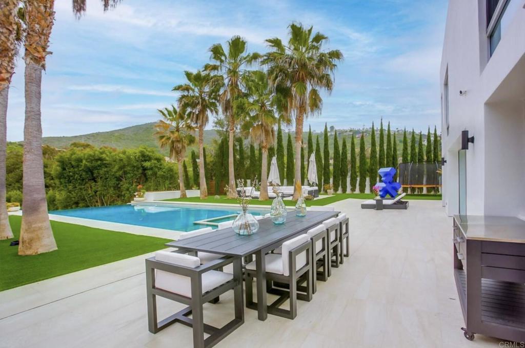 7713 Esterel Dr Property Photo 9