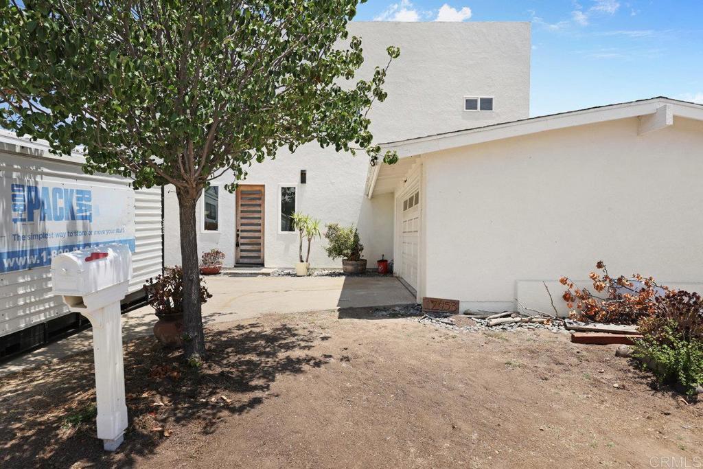 12953 Carriage Rd Property Photo 40