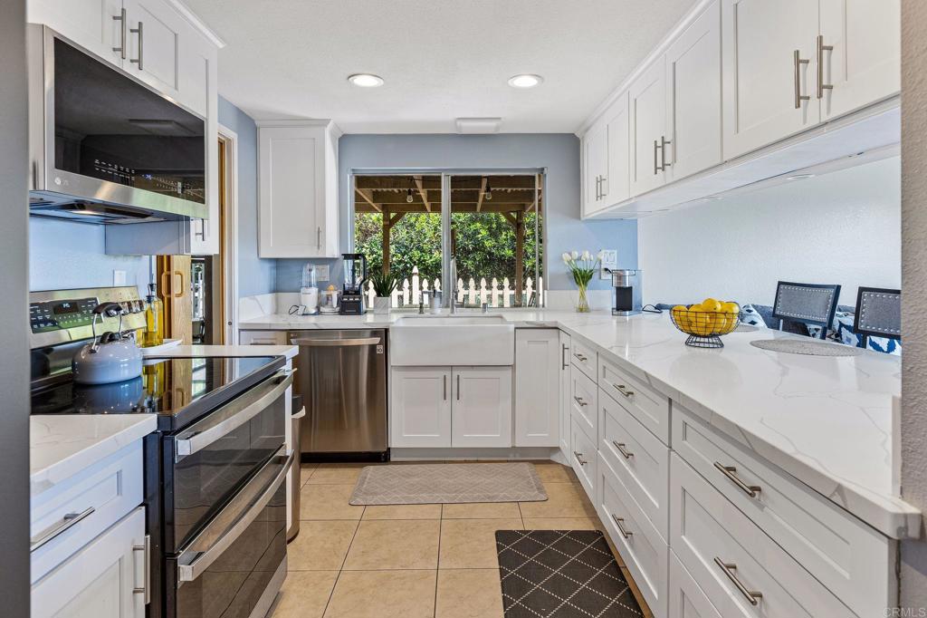 10065 Canyonview Court