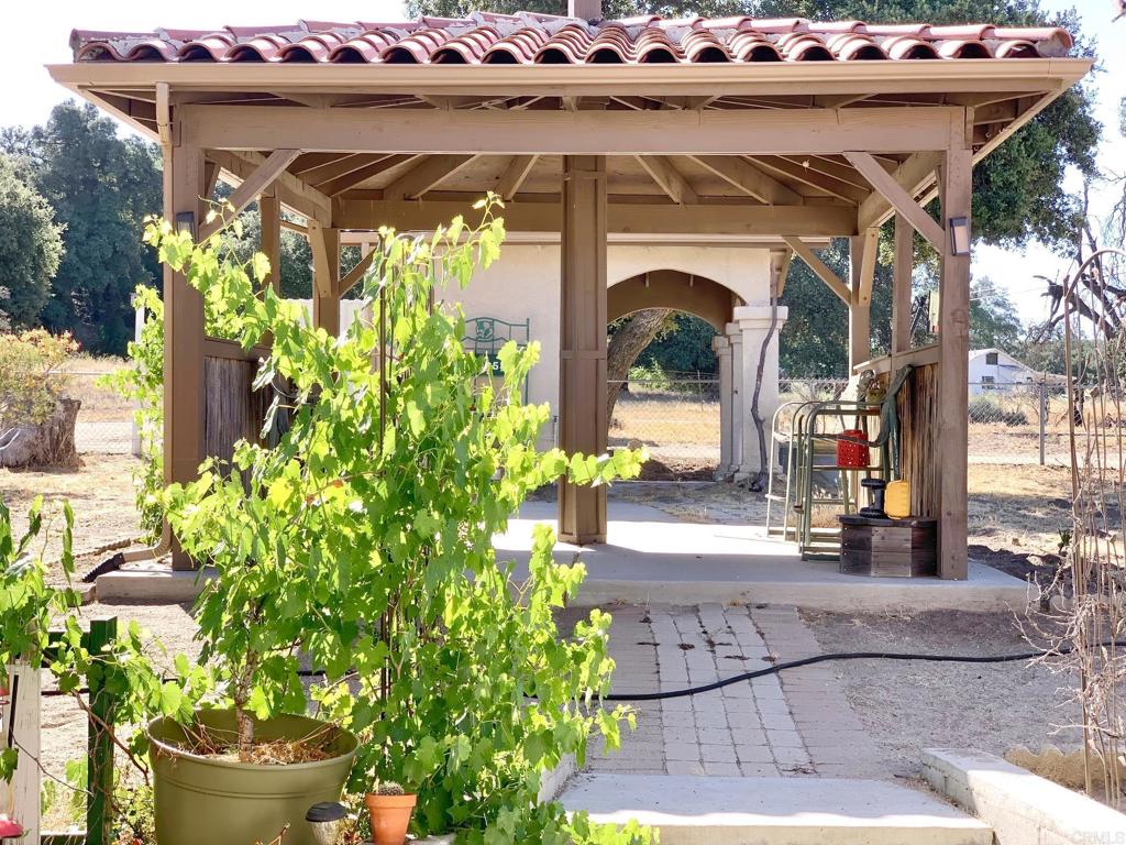 38058 Highway 94 Property Photo 27