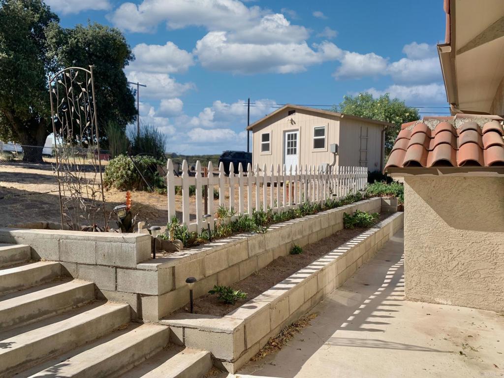 38058 Highway 94 Property Photo 29