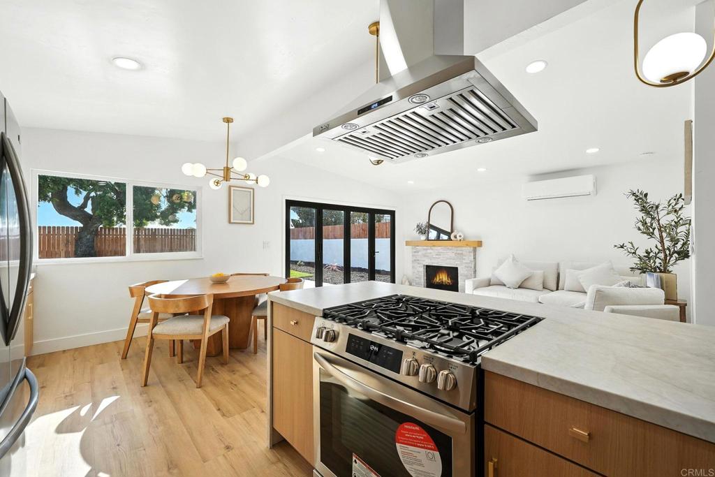 1158 Oasis Ave Property Photo 9