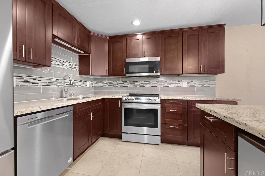 1640 Maple Drive 32 Property Photo 3