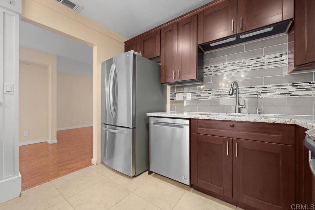 1640 Maple Drive 32 Property Photo 4