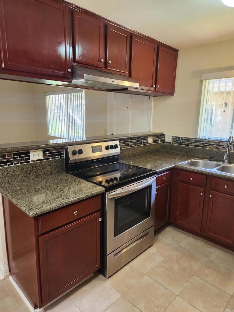 12805 Mapleview Street 14 Property Photo 2