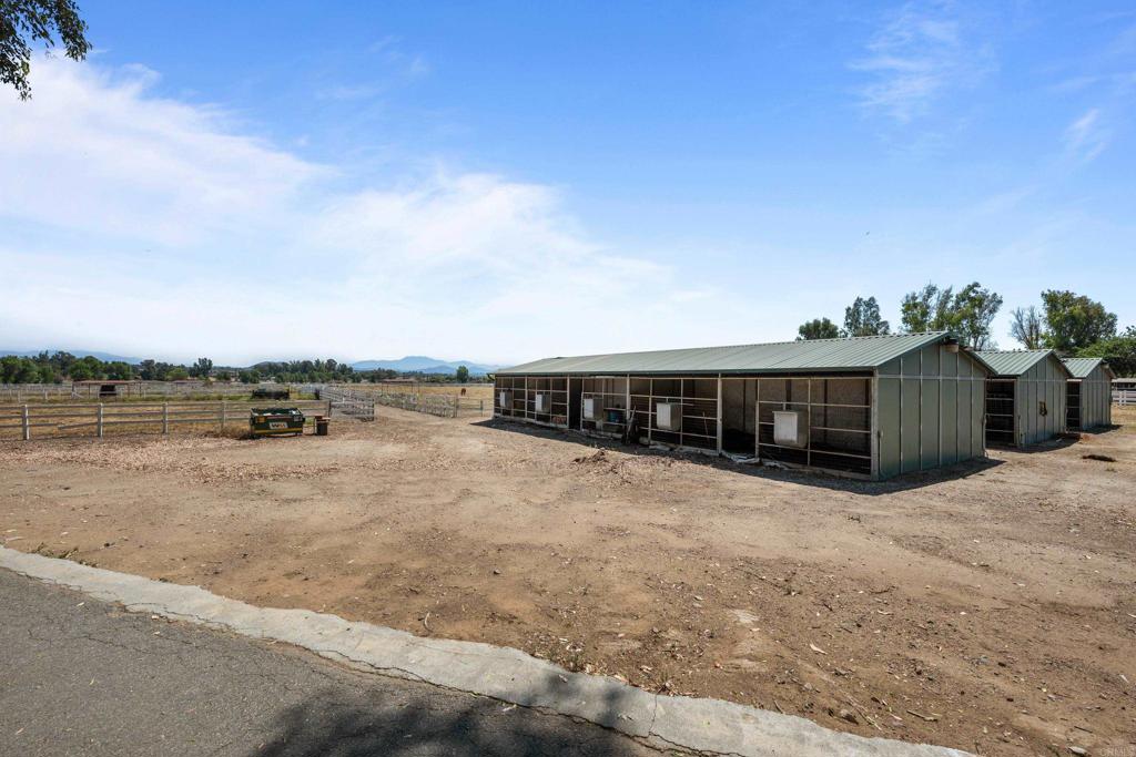 25450 Hayes Ave Property Photo 13