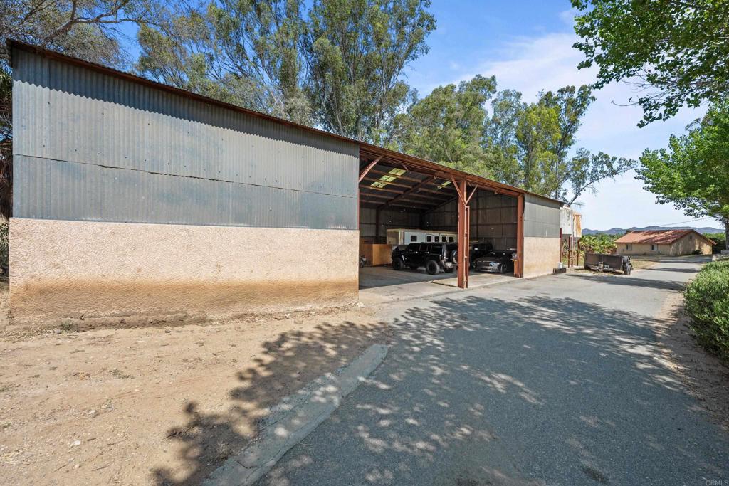 25450 Hayes Ave Property Photo 17
