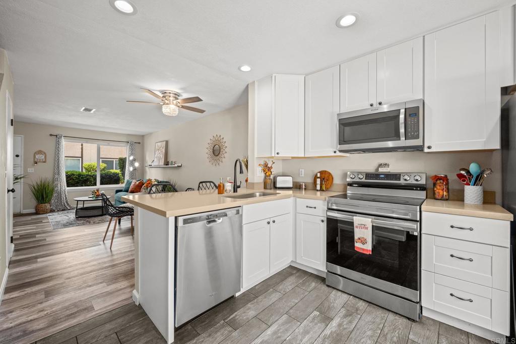 10323 Restful Ct Property Photo 7