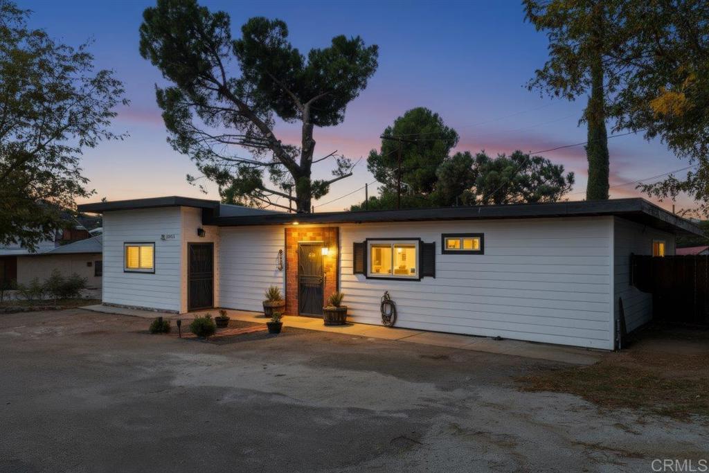 29824 Oak Dr. Property Photo 1