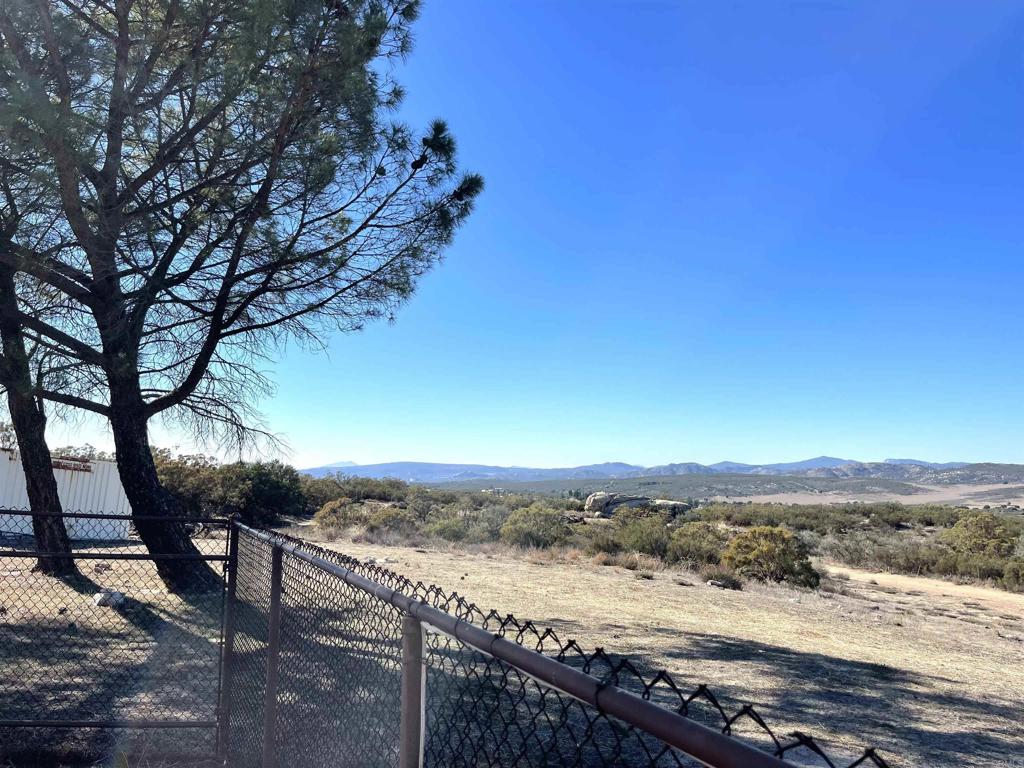 1902 Tierra Del Sol Road Property Photo 34