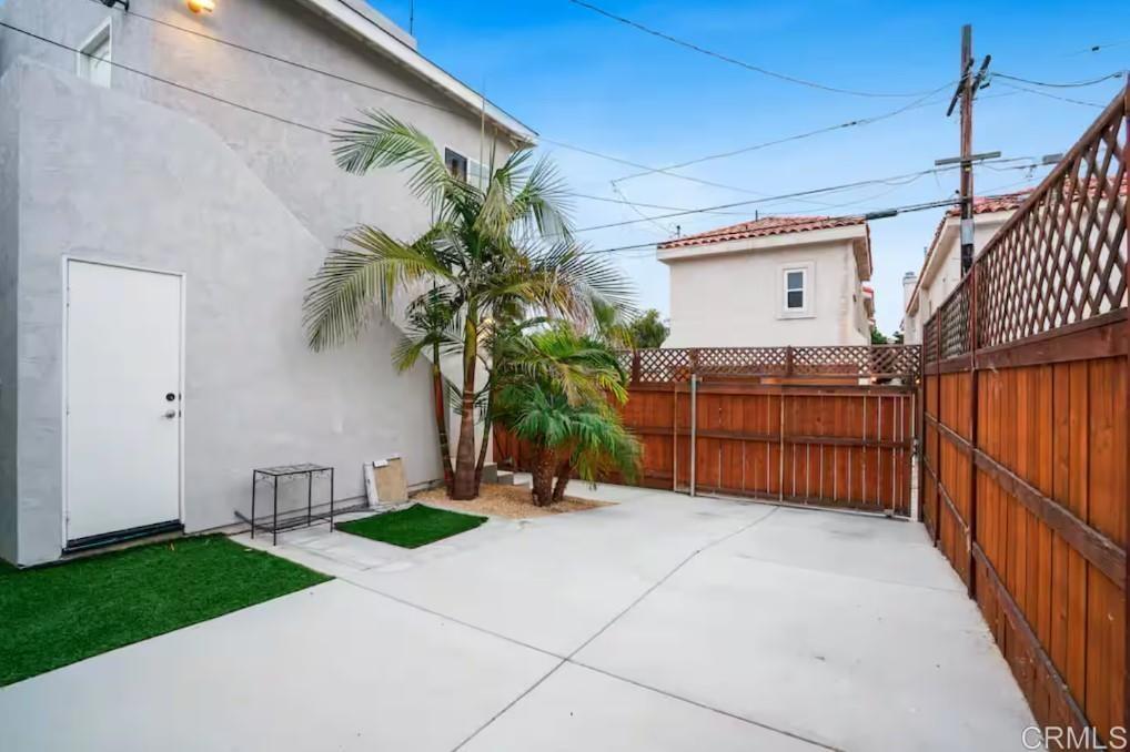1145 Emerald St Rear (alley) Property Photo 22