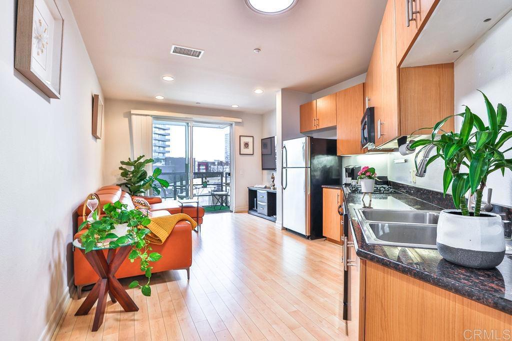 1225 Island Property Photo 10