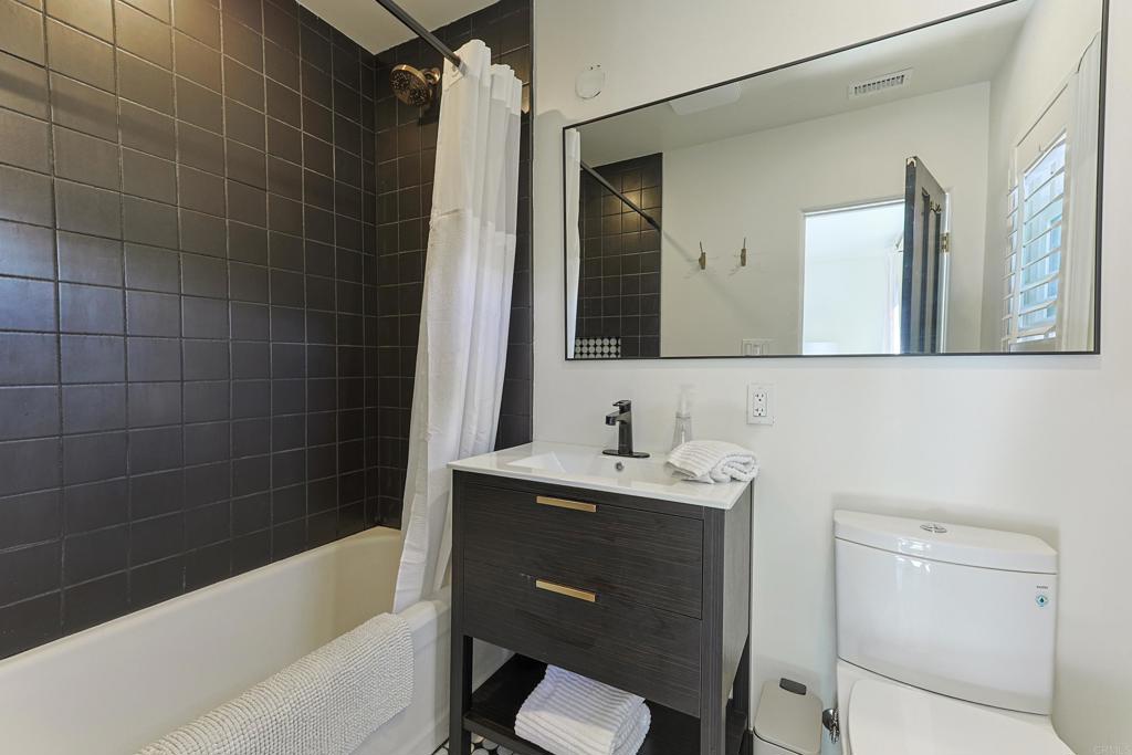 340 Glorietta Place Property Photo 40
