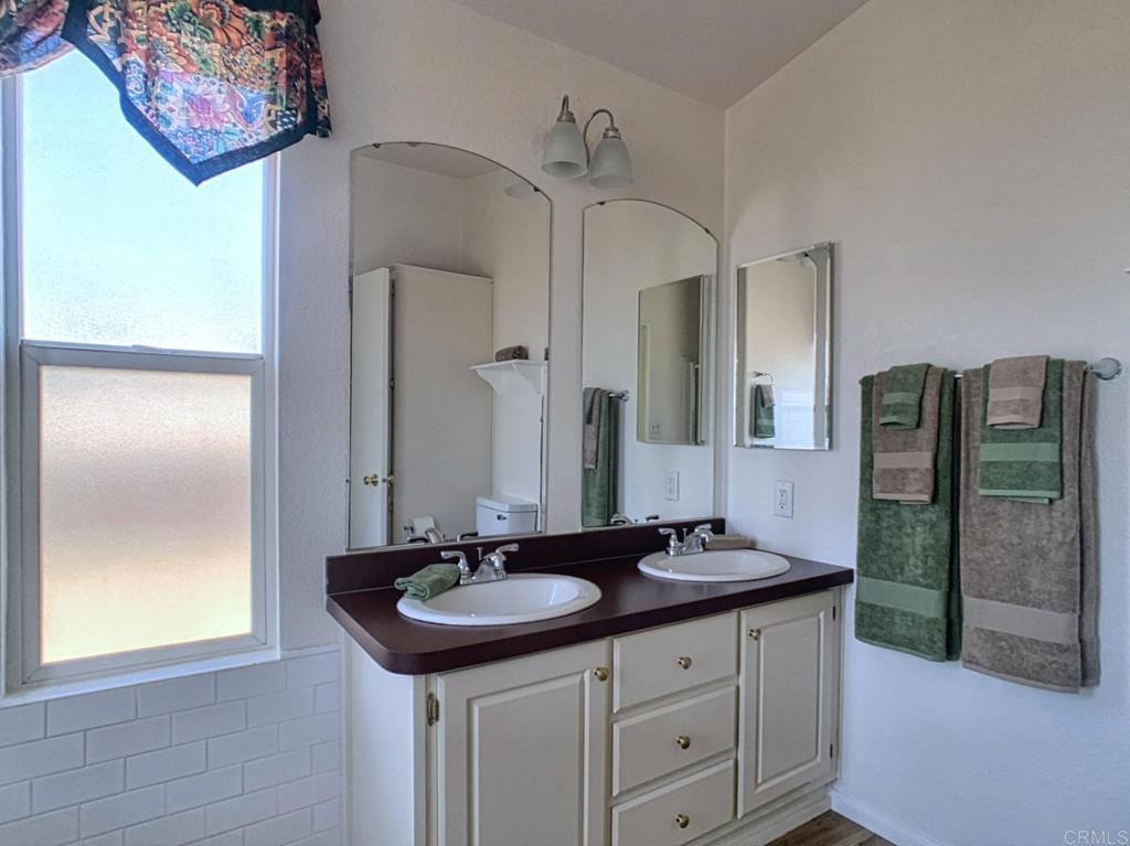 260 E Bradley Avenue 51 Property Photo 13