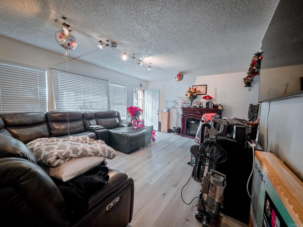 819 821 Raven Street Property Photo 3