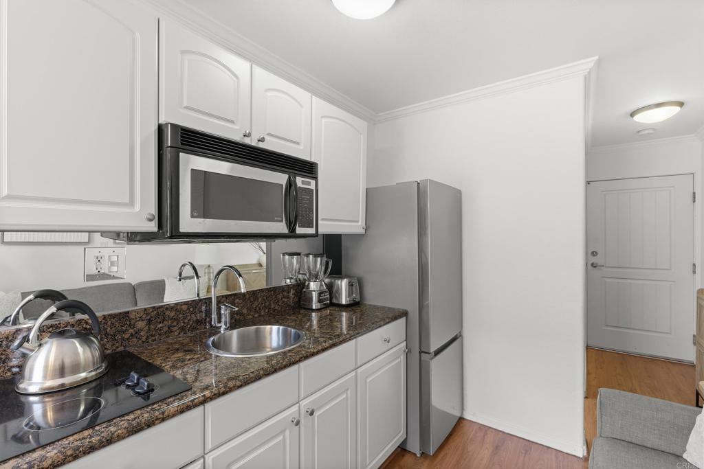 1021 Scott Street 122 Property Photo 9
