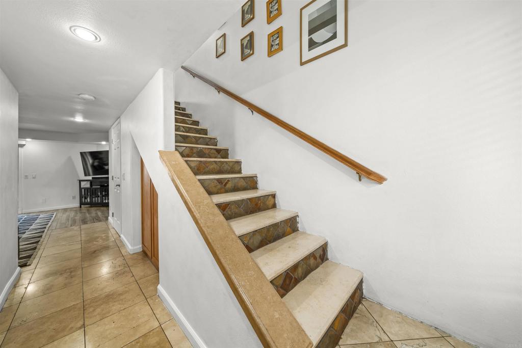 1614 Tina Pl Property Photo 3