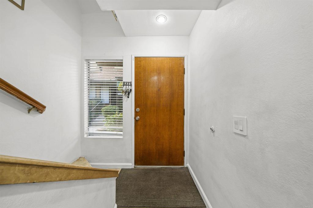 1614 Tina Pl Property Photo 4