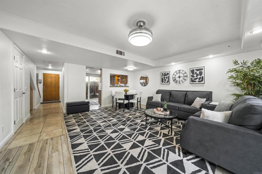 1614 Tina Pl Property Photo 6