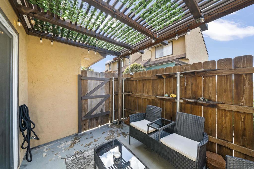 1614 Tina Pl Property Photo 29