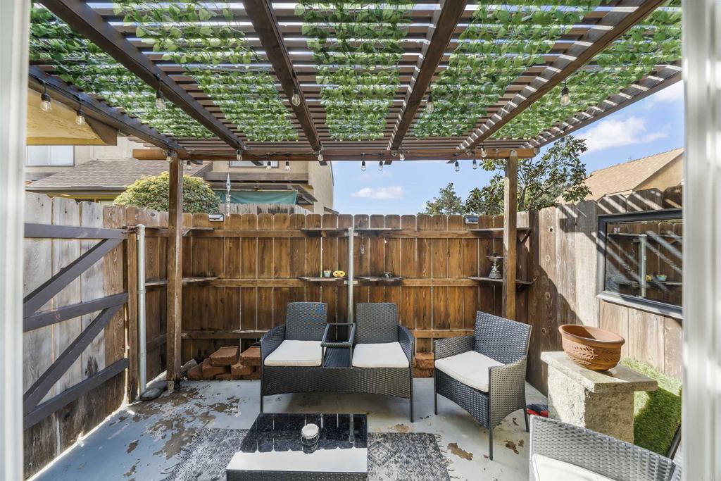 1614 Tina Pl Property Photo 31