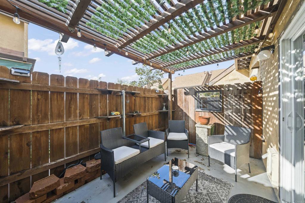 1614 Tina Pl Property Photo 32