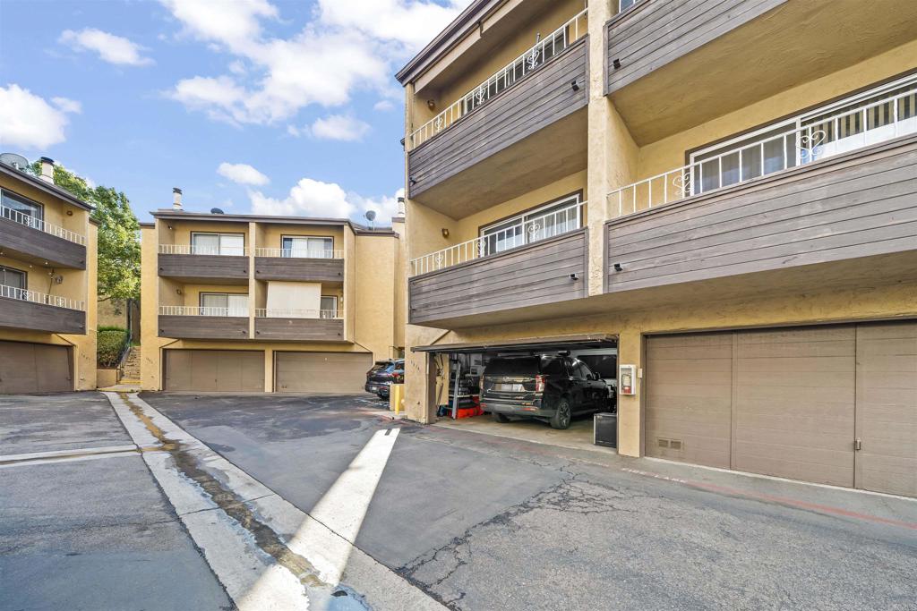 1614 Tina Pl Property Photo 34