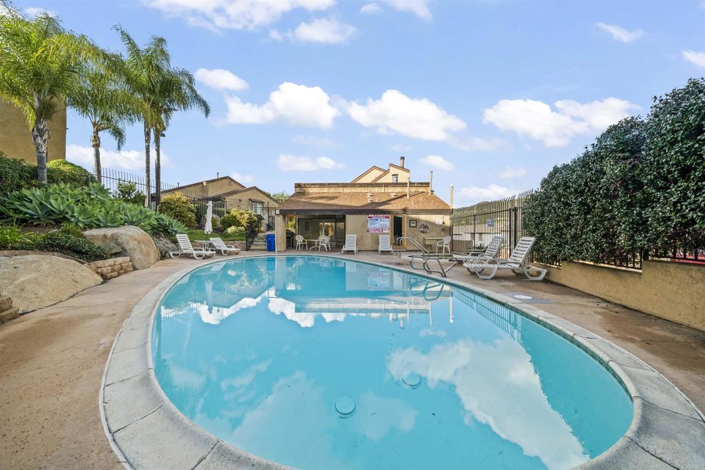 1614 Tina Pl Property Photo 39