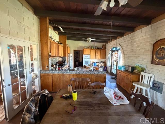 20042 Deerhorn Valley Road Property Photo 5