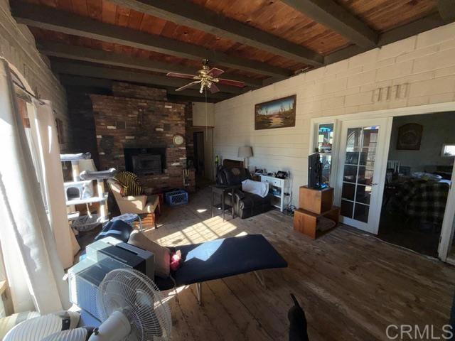20042 Deerhorn Valley Road Property Photo 8